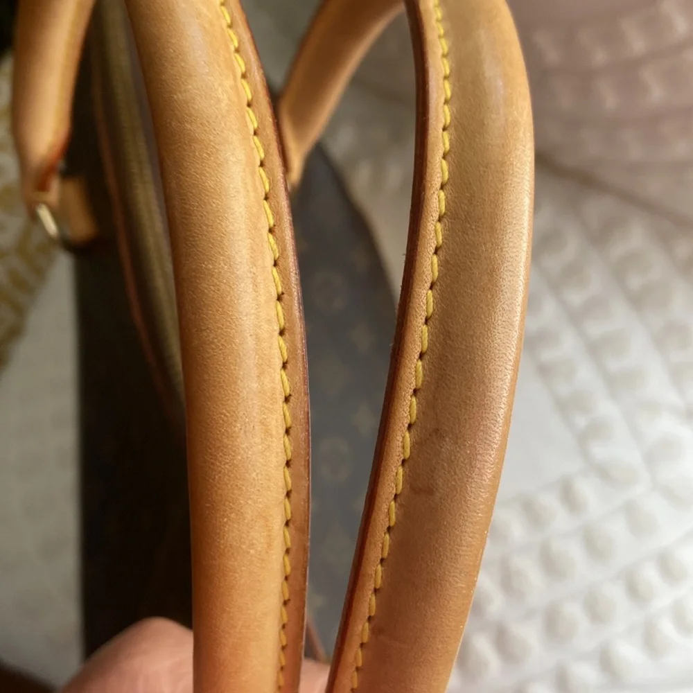 Authentic LV bag, mono prints - Picture 6 of 11